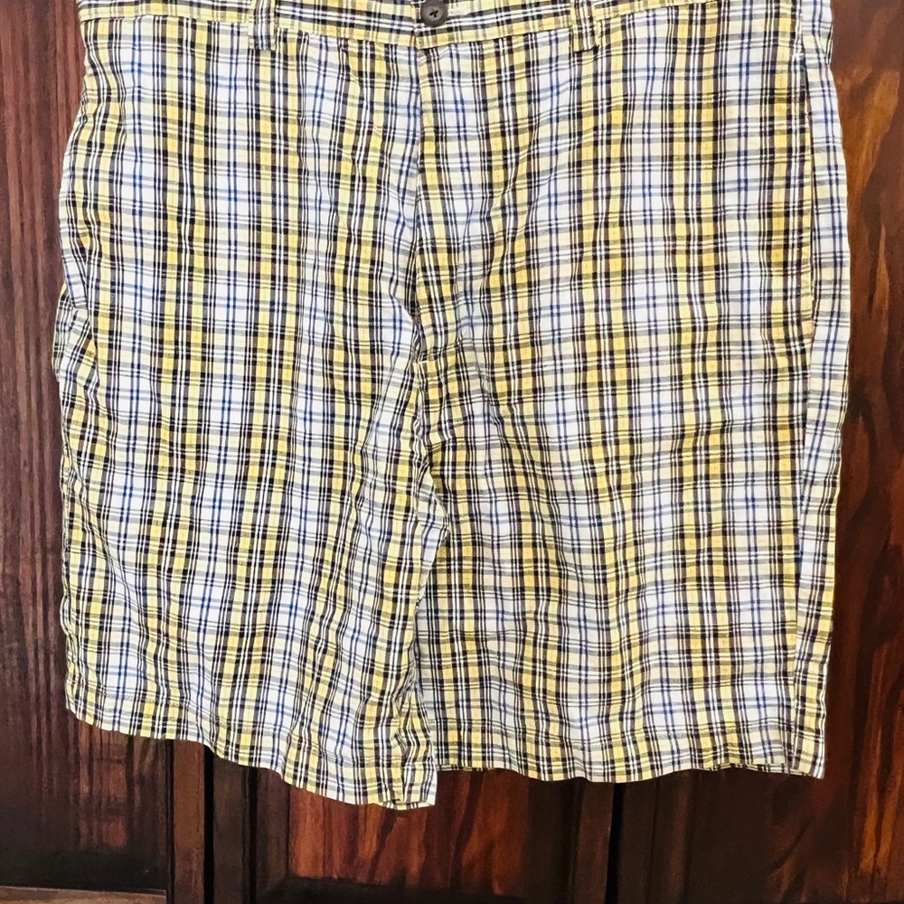 Chaps Yellow Plaid Men's Shorts‎
